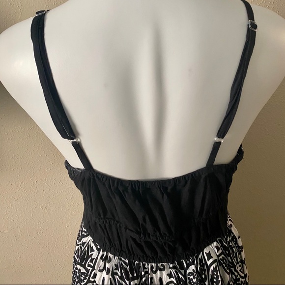 Black and white floral print sundress - Picture 3 of 4